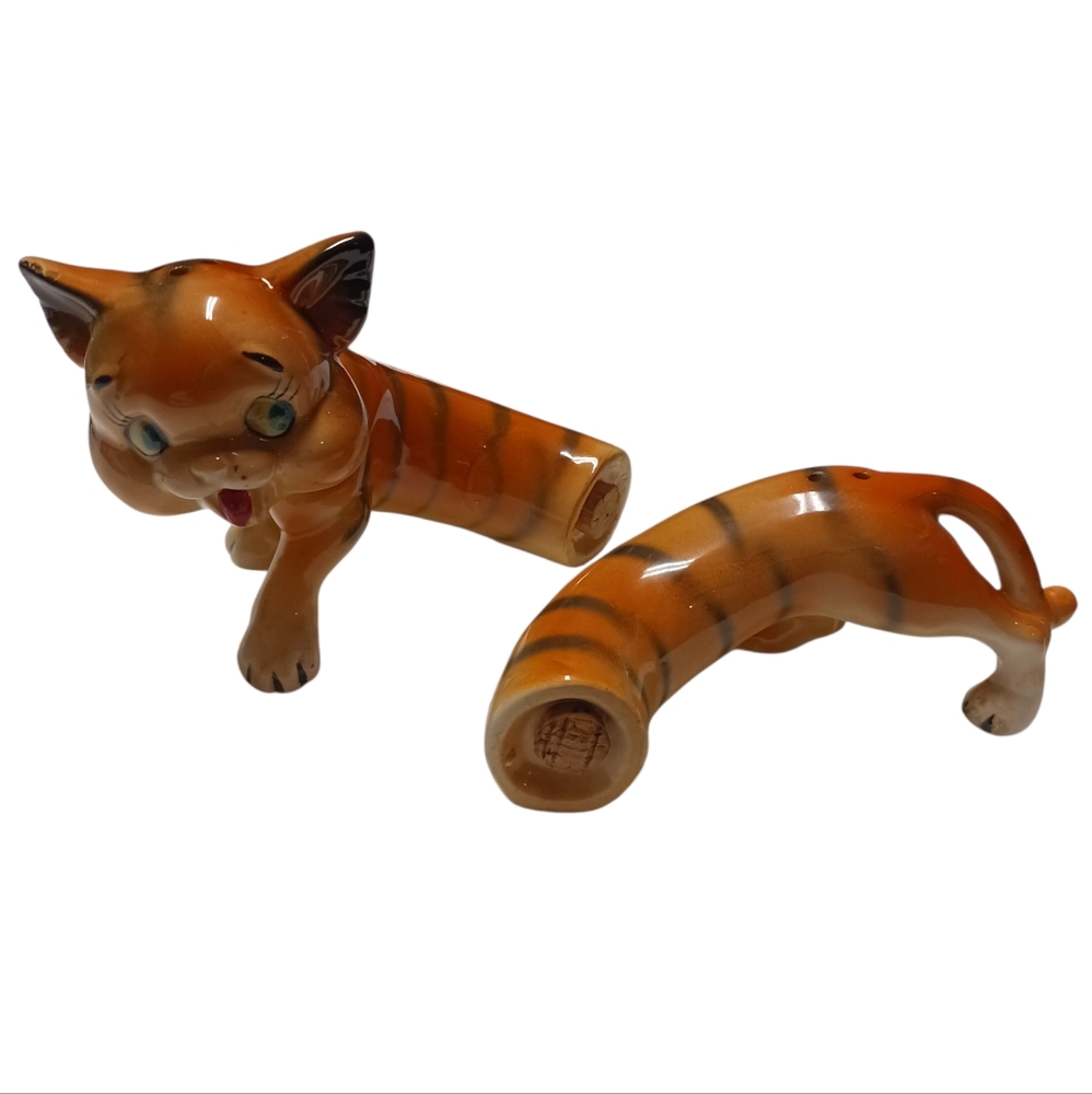 RARE VINTAGE 1950S PORCELAIN HANDPAINTED CAT HEAD & TAIL SALT&PEPPER SHAKER SET